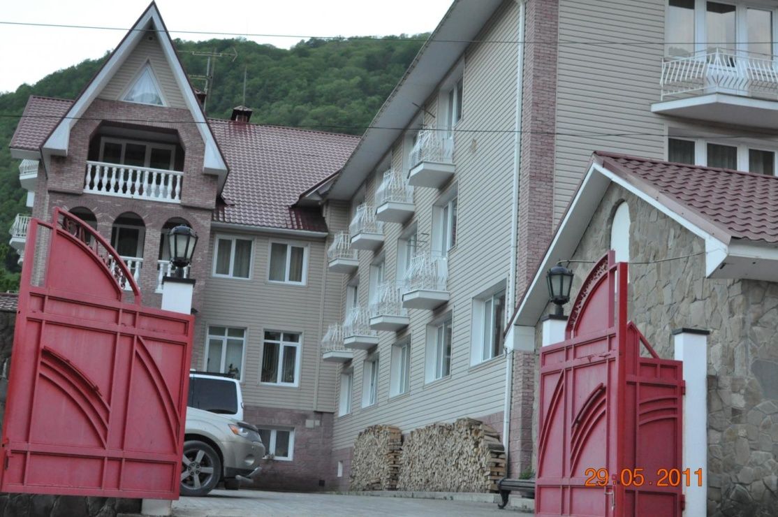 Домовладение в Красной Поляне под гостиницу, главное фото